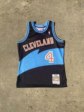 Mitchell & Ness 1997-98 Shawn Kemp Cleveland Cavaliers Swingman Jersey #4